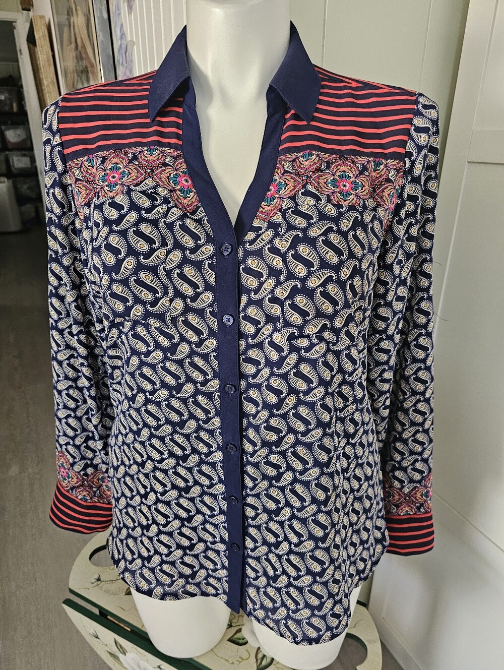 Express Portofino Shirt Womens L Slim Fit Mixed Pattern Paisley Stripe Blouse